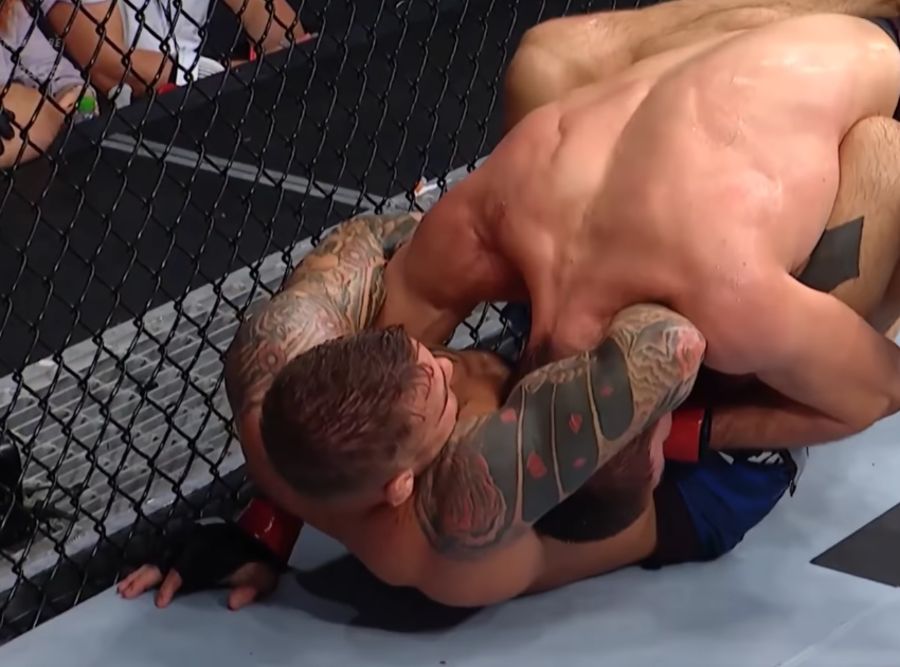 Kisah Nyaris Tumbangnya Sang Legenda UFC: Poirier Hampir Gagalkan Rekor Emas Khabib