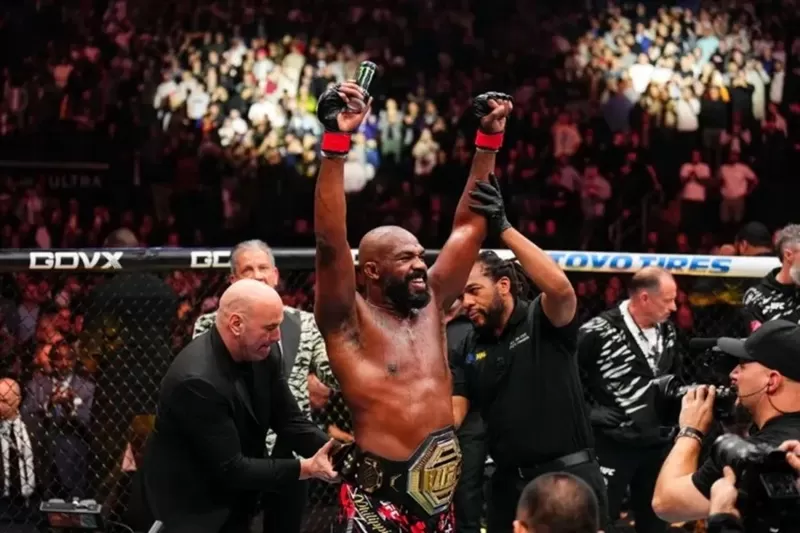 UFC Kelas Berat Makin Panas: Jon Jones Enggan Lawan Aspinall, Petisi Dicuekin Dana White!